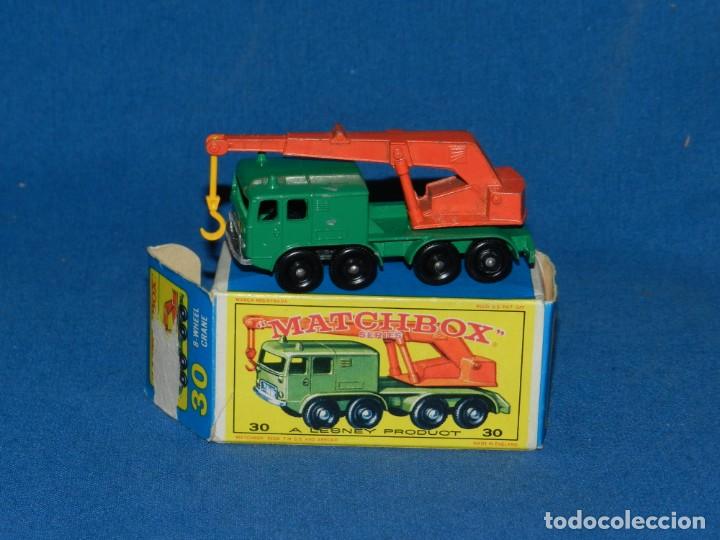 Model Cars: (M) COCHE MATCHBO 8 WHEEL CRANE 30 CON CAJA, BUEN ESTADO, PEQUE&Ntilde;O DESGARRO EN UNA SOLAPA