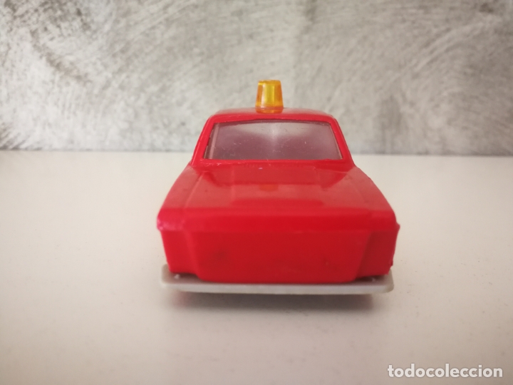 Coches a escala: ANTIGUO COCHE DE PL&Aacute;STICO DURO - Foto 3
