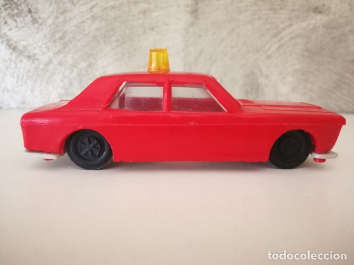 Coches a escala: ANTIGUO COCHE DE PL&Aacute;STICO DURO - Foto 4