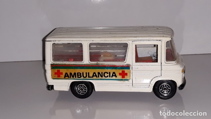 Coches a escala: GUISVAL : ANTIGUA AMBULANCIA CRUZ ROJA MERCEDES BENZ COLECCION ESCORPION REF. 134 A&Ntilde;OS 70