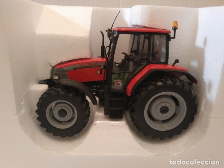 Coches a escala: TRACTOR, McCORMIC MC130, DE UNIVERSAL HOBBIES, 1/32, NUEVO