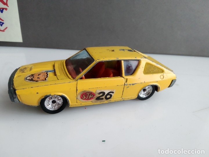 Coches a escala: ANTIGUO COCHE DE PILEN RENAULT 17 TS
