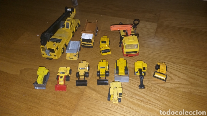 Voitures &agrave; l'&eacute;chelle: Gruas y cami&oacute;n la mayor&iacute;a son majoret hay varias marcas