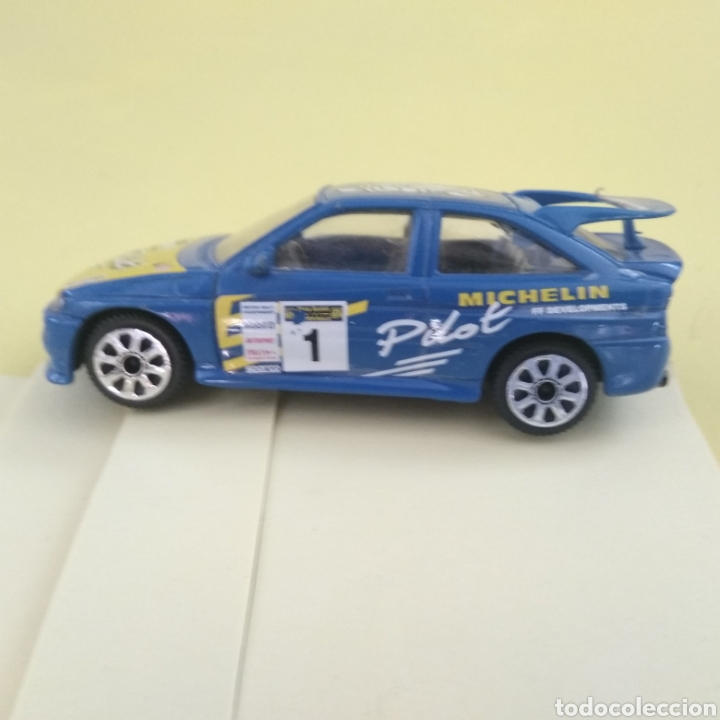 Voitures &agrave; l'&eacute;chelle: BURAGO FORD ESCORT RS COSWORTH ESCALA 1:43