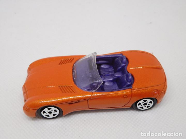 Coches a escala: Coche a escala Majorette Dodge Concert Car en naranja.