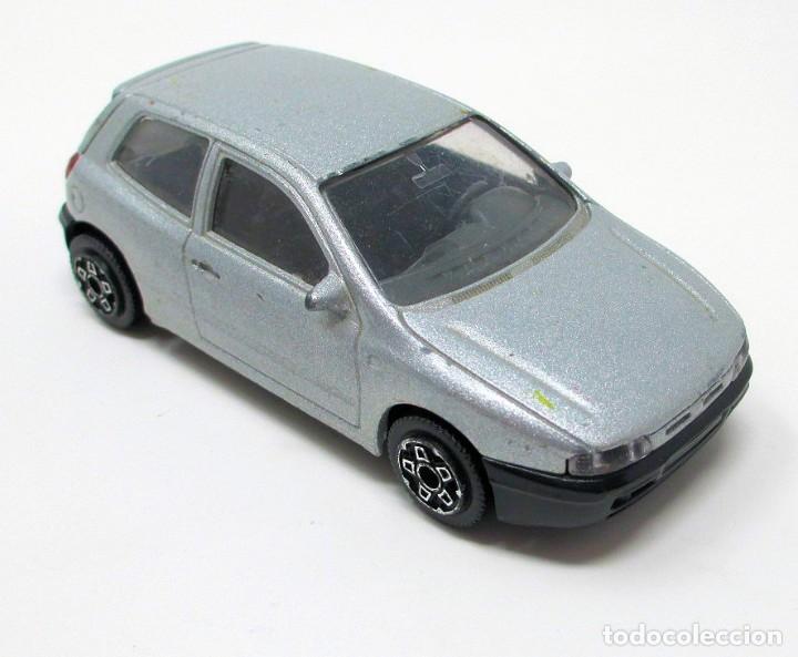 Voitures &agrave; l'&eacute;chelle: Fiat Bravo de Burago.