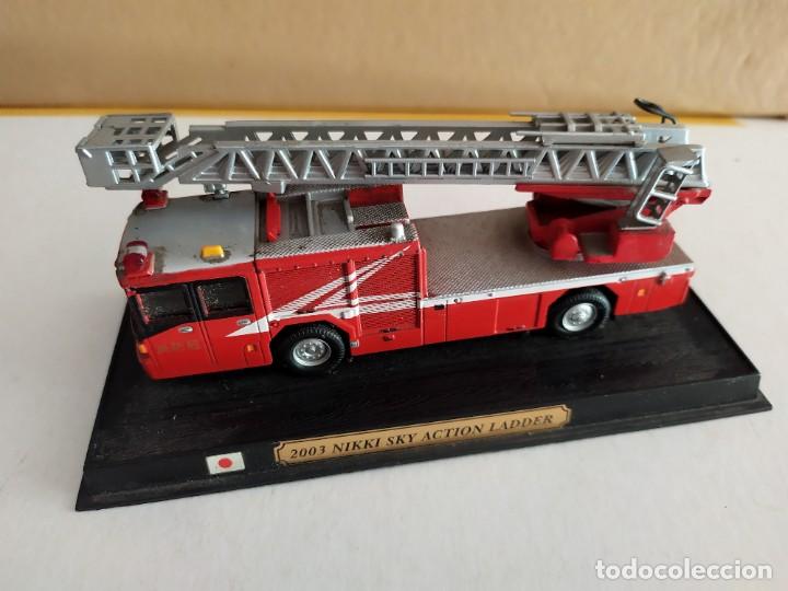 Carros em escala: Camion bomberos 2003 nikki sky action ladder