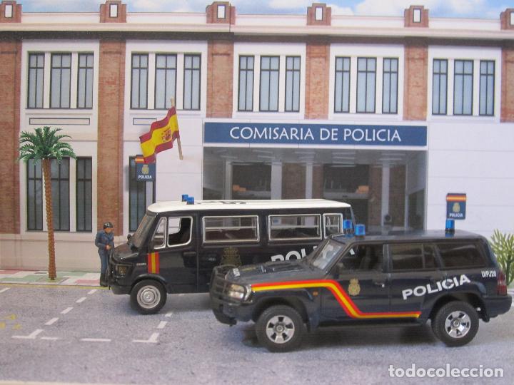 Auto in scala: DIORAMA 1/43 &rdquo;COMISAR&Iacute;A POLICIA NACIONAL&rdquo; (II)