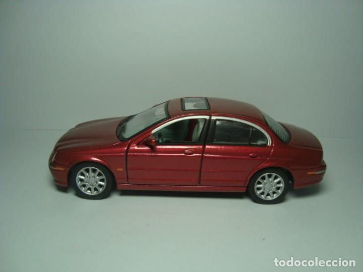 Coches a escala: JAGUAR S-TYPE DE CARARAMA HONGWELL 1,43