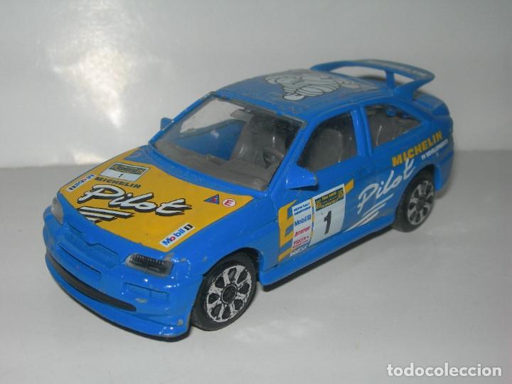 Voitures &agrave; l'&eacute;chelle: COCHE FORD ESCORT RS COSWORTH A ESCALA 1/43 FABRICADO POR BURAGO - MADE IN ITALY -