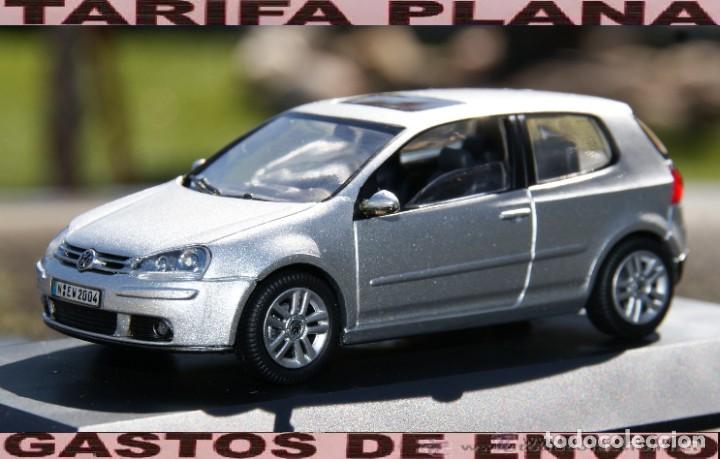 Voitures &agrave; l'&eacute;chelle: VW GOLF V gris ESCALA 1:43 DE SHUCCO EN CAJA