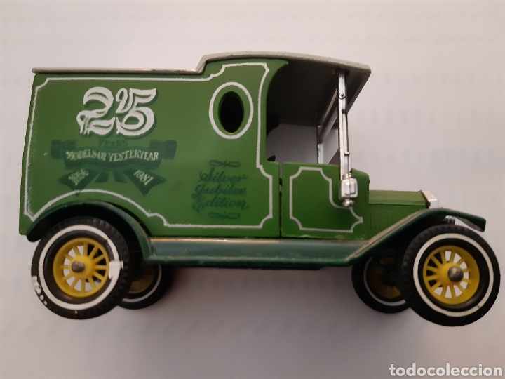 Auto in scala: Camioneta reparto MATCHBOX, MODELS OF YESTERYEAR, metal, 9 x 5.5 x 4 cms