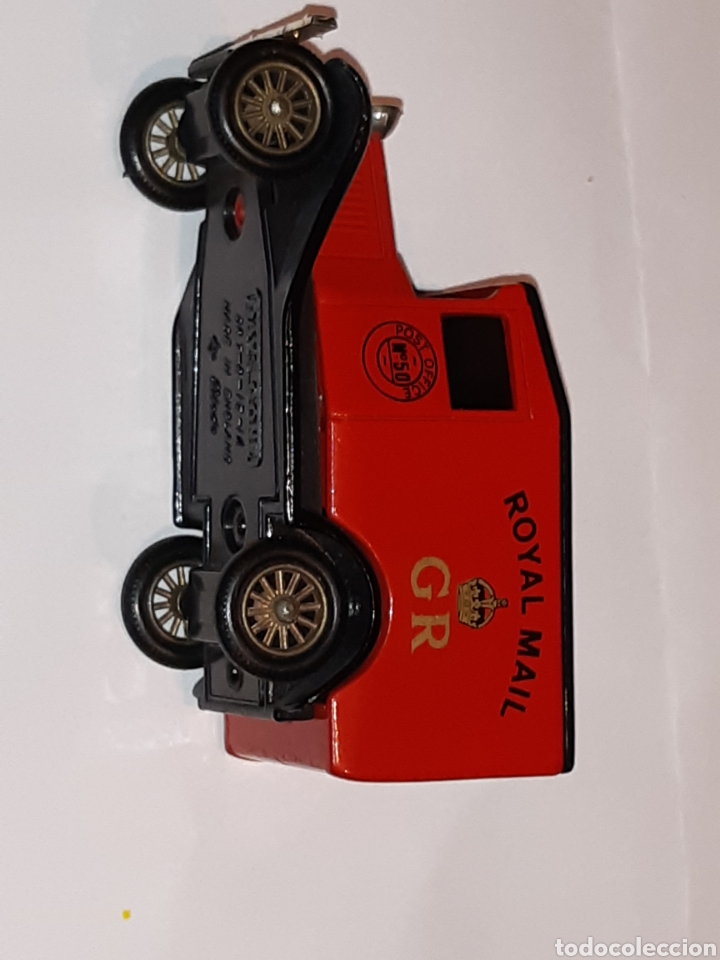 Auto in scala: Furgon Correos, 1/43, DAYS GONE, metal, no usado solo expuesto. Sin caja ni peana.