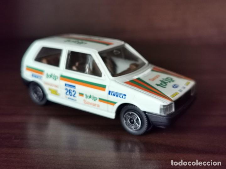Coches a escala: Burago Fiat Uno
