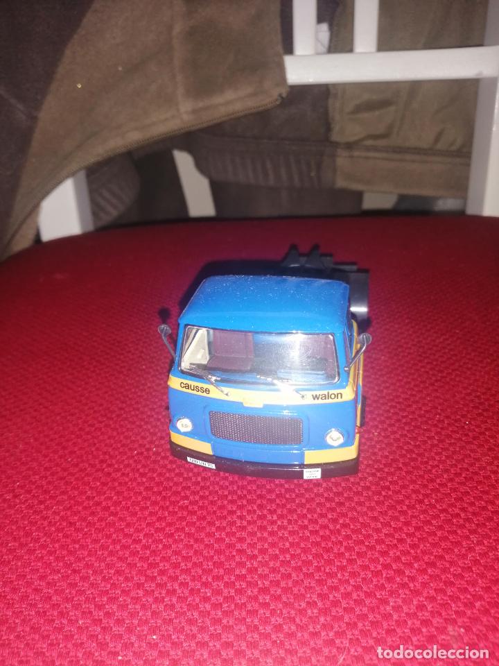Auto in scala: TRACTORA UNIC...............
