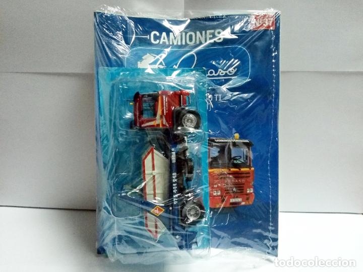 Auto in scala: CAMI&Oacute;N PEGASO MIDER 260 TI VOLQUETE 1991 SALVAT N&ordm; 37 ESCALA 1:43 DERRIBOS CONTRERAS MATR&Iacute;CULA SORIA