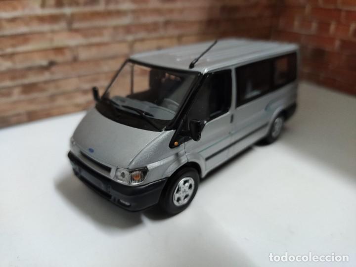 Maquette Ford Transit Minibus Euroline 2002 - Minichamps 1/43 - Métal - Occasion Très Bon état - Logo Ford Promotionnel