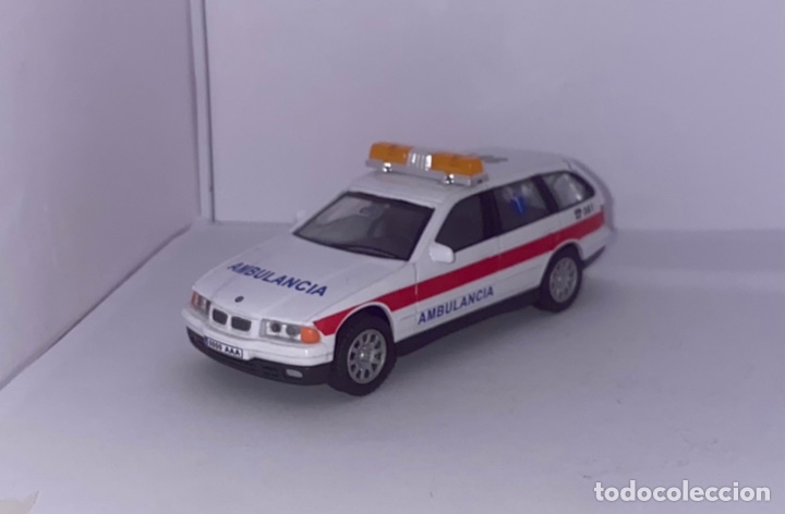 Coches a escala: Ambulancia BMW 325i Touring escala 1/43