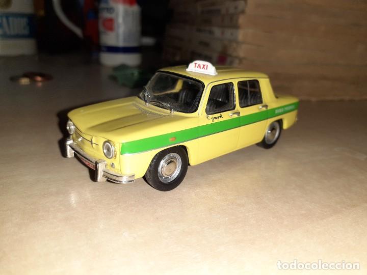 Coches a escala: Renault 8 Taxi esc.1/43.