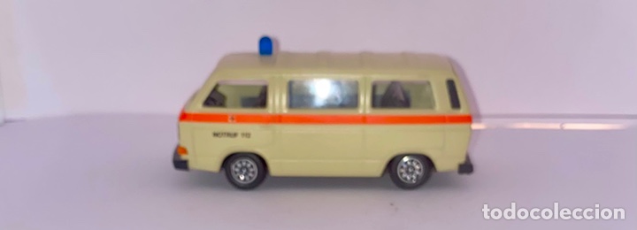 Voitures &agrave; l'&eacute;chelle: Schabak Modell Ambulancia Caravelle 73 synoro 1/43 n-1040/41