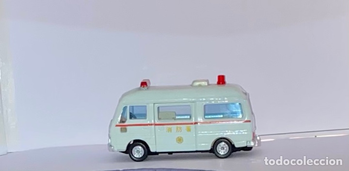 Voitures &agrave; l'&eacute;chelle: Ambulancia Tomica Dandy Nissan Caravan N-12 1/43