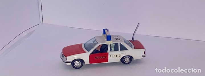 Voitures &agrave; l'&eacute;chelle: Ambulancia Gama-Nini 1/43 Opel Rekord Lmousine 4-Torig