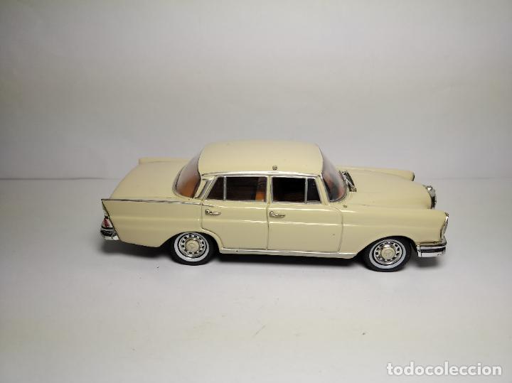 Model Cars: MERCEDES BENZ 220 SE DE VITESSE 1,43 METAL