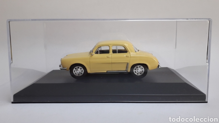 Auto in scala: RENAULT DAUPHINE 1960 1/43 COLECCI&Oacute;N &rdquo;CAR COLLECTION&rdquo; DEL PRADO