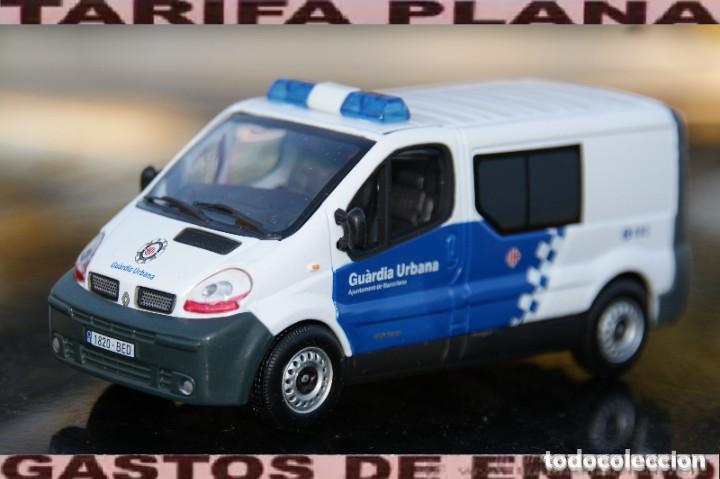 Voitures &agrave; l'&eacute;chelle: RENAULT TRAFIC GUARDIA URBANA DE BARCELONA ESCALA 1:43 DE HONGWELL EN CAJA NO ORIGINAL