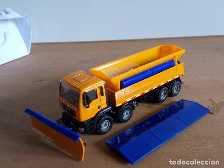 Voitures &agrave; l'&eacute;chelle: CAMI&Oacute;N QUITANIEVES CON CABEZA BASCULANTE. ESCALA 1/50