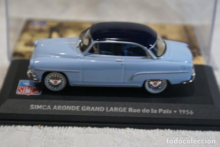 Coches a escala: COCHE SIMCA ARONDE GRAN LARGE Rue de la Paix 1956