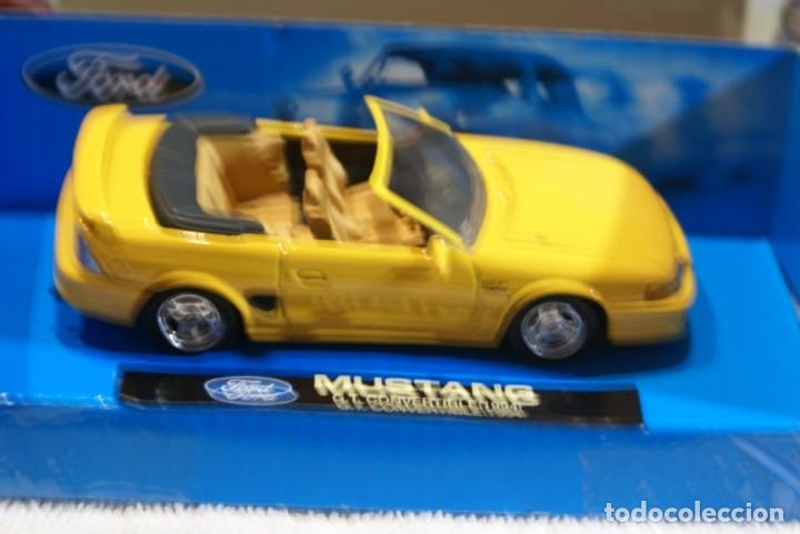 Coches a escala: COCHE FORD MUSTANG GT CONVERTIBLE 1994