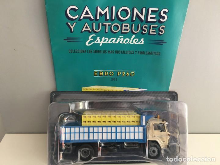 Voitures &agrave; l'&eacute;chelle: CAMI&Oacute;N EBRO P260 (1973) CON MATR&Iacute;CULA DE VALENCIA Y SU CORRESPONDIENTE FASC&Iacute;CULO. ESCALA 1/43.
