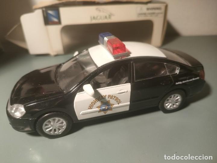 Auto in scala: MERCEDES POLICIA CALIFORNIA