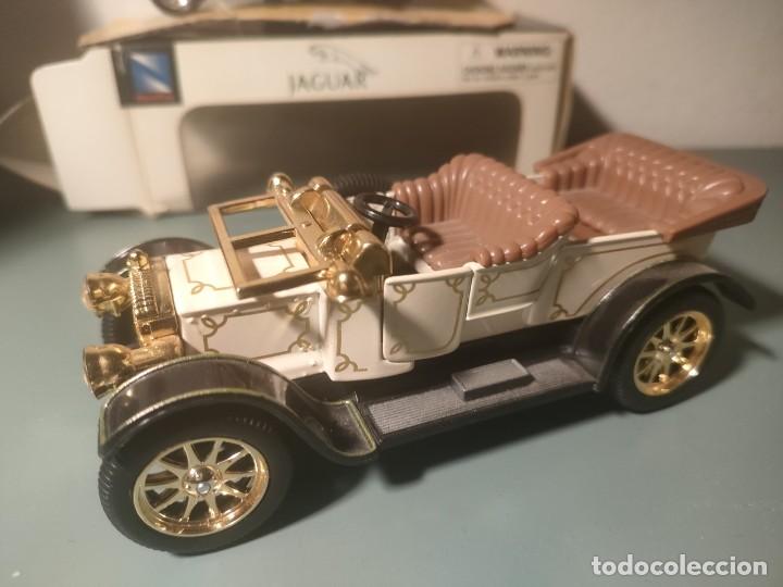 Auto in scala: VEHICULO ANTIGUO
