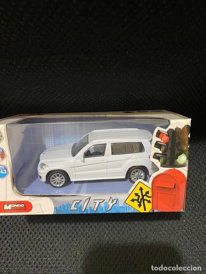 Voitures &agrave; l'&eacute;chelle: mondo motors 1/43 - mecedes GLA tipo nuovo bianco - MONDO MOTORS