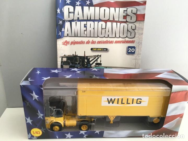 Voitures &agrave; l'&eacute;chelle: CAMI&Oacute;N AMERICANO FORD SERIE C 1984 CON SU FASC&Iacute;CULO CORRESPONDIENTE ESCALA 1/43.