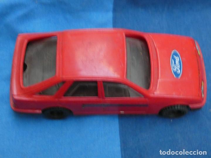 Voitures &agrave; l'&eacute;chelle: COCHECITOS ARKANSAS FORD SIERRA 1/37 APROX DE TRANSPLASTIC