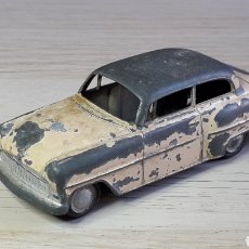 Coches a escala: OPEL REKORD, METAL ESC. APROX. 1/43, LION TOYS MADE IN SPAIN BY JEFE, ORIGINAL AÑOS 50.