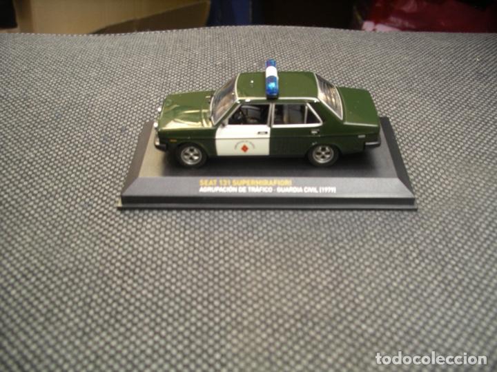 Auto in scala: SEAT 131 SUPERMIRIAFIORI AGRUPACION DE TRAFICO - GUARDIA CIVIL (1979) 1:43 ALTAYA Cristinomodels
