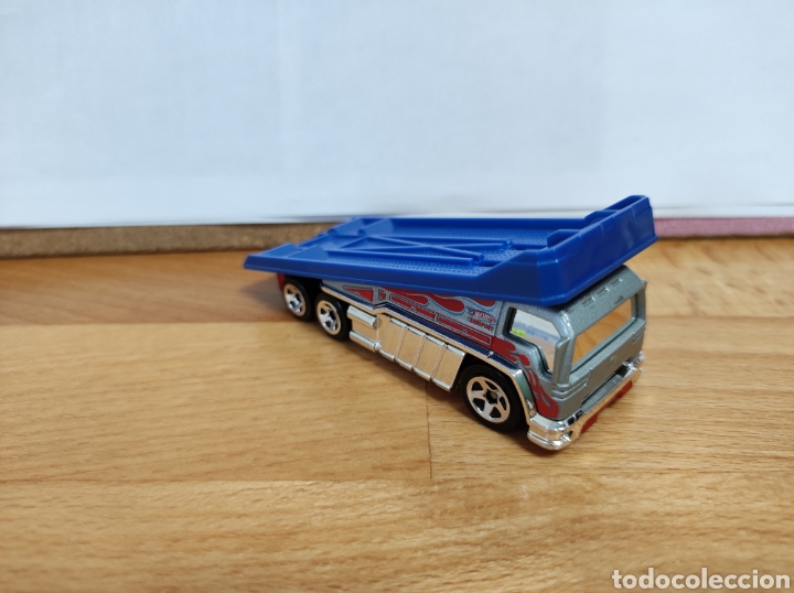 Auto in scala: HOTWHEEL CAMI&Oacute;N BACK SLIDER 2010