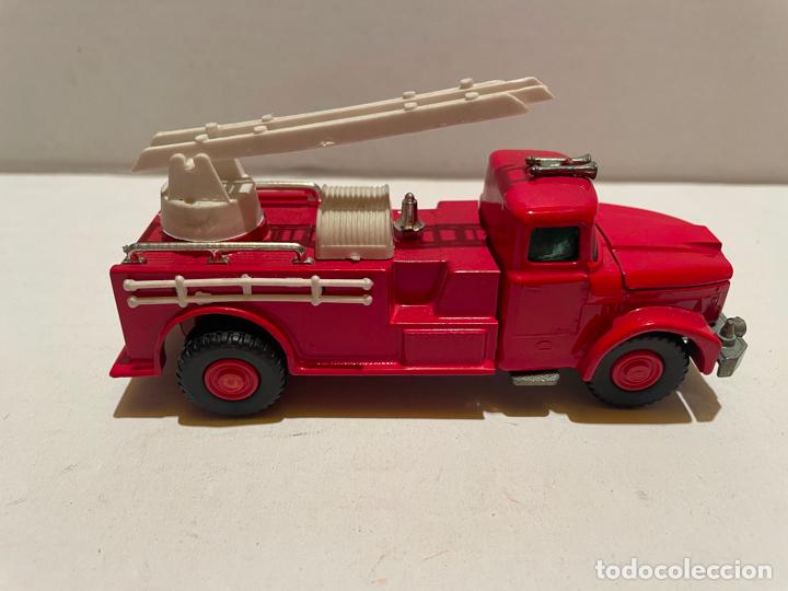 Coches a escala: COCHE CAMION BOMBEROS SCAMMELL DE GUISVAL