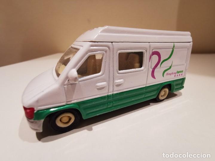 Coches a escala: Furgoneta de reparto &rdquo;Hong Kong Express&rdquo; 1/43