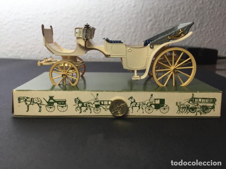 Coches a escala: CARRUAJE MARCA BRUMM TIPO SOCIABLE - Foto 1