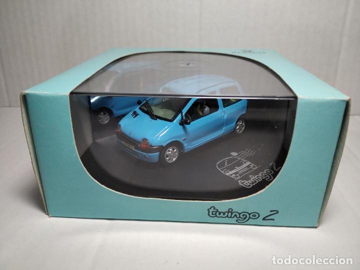 Coches a escala: RENAULT TWINGO 2 DE VITESSE 1,43 NUEVO EN SU CAJA