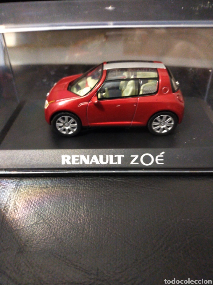Auto in scala: RENAULT ZOE NUEVO CON CAJA Y BASE EXPOSITORA