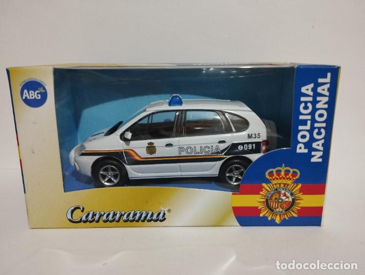 Voitures &agrave; l'&eacute;chelle: RENAULT SCENIC RX4 POLICIA NACIONAL DE HONGWELL CARARAMA 1,43 NUEVO EN SU CAJA