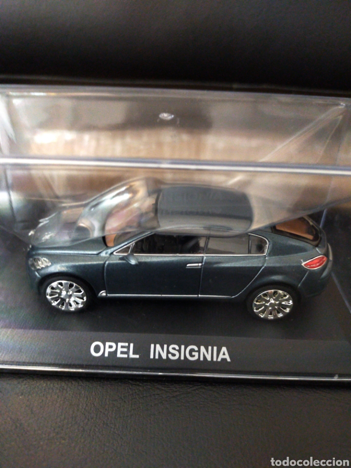 Auto in scala: OPEL INSIGNIA 1/43 NUEVO CON CAJA Y BASE EXPOSITORA