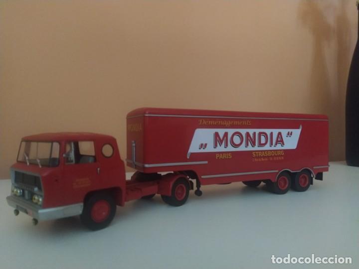 Voitures &agrave; l'&eacute;chelle: cami&oacute;n escala 1/43 Bernard TDA 16035 MONDIA (1960-1964)