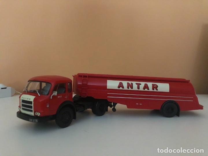 Voitures &agrave; l'&eacute;chelle: Cami&oacute;n escala 1/43 Saviem JM 200 ANTAR (1964-1968)